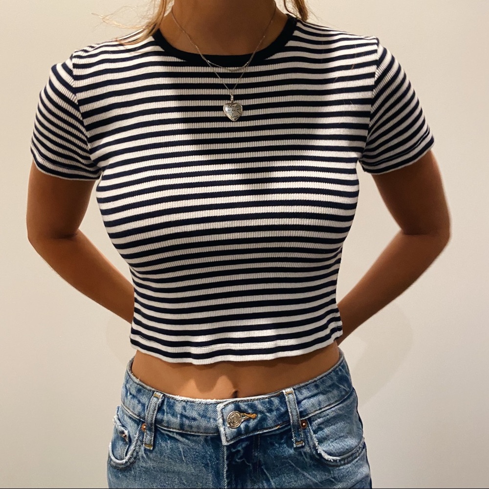 CROPPED TEE